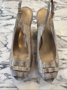 Stuart Weitzman Taupe Snake Embossed Open Toe Slingback Wedges 9.5 Quiet Luxury